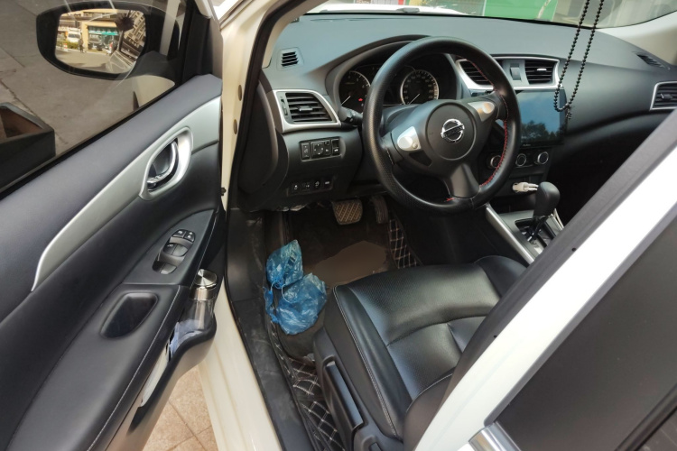 日产 轩逸 2024款 改款 经典 1.6XE CVT舒适版中控内饰20