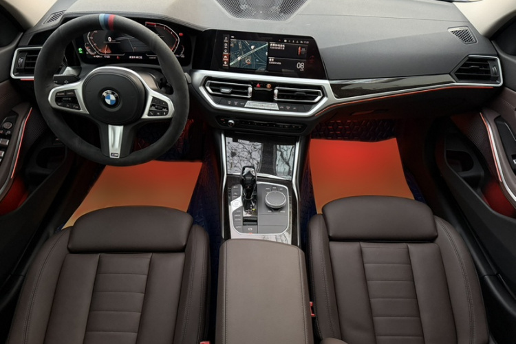 宝马3系 2020款 改款 325Li M运动套装中控内饰7012