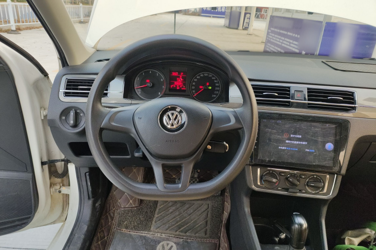 大众 桑塔纳 2017款 浩纳 1.6L 自动风尚版中控内饰13