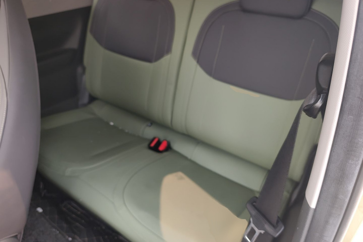 吉利银河 2024款 200km 熊猫骑士中控内饰21