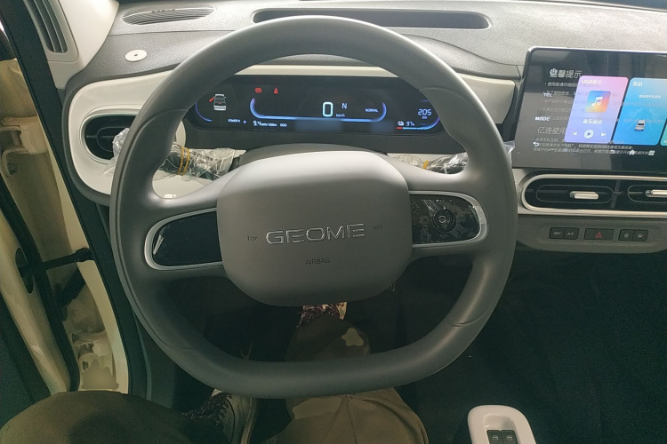 吉利银河 熊猫 2025款 210km 元气熊中控内饰13