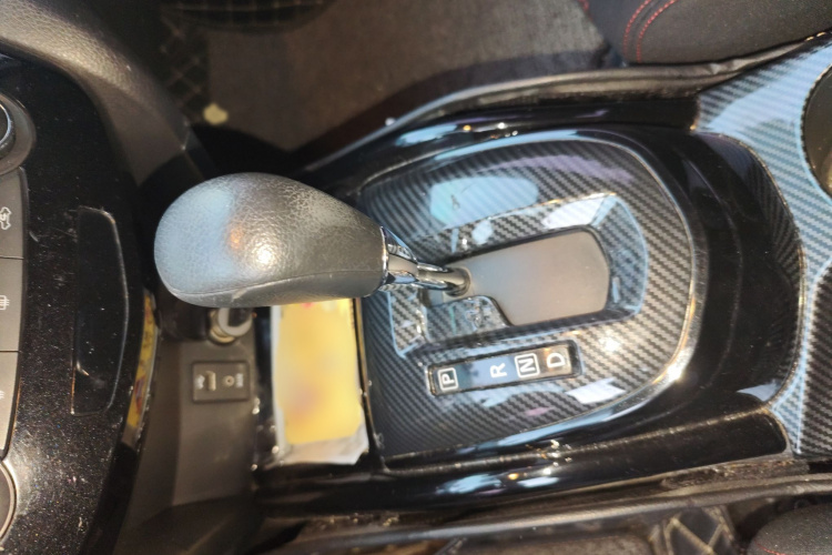 日产 逍客 2016款 2.0L CVT精英版局部细节18