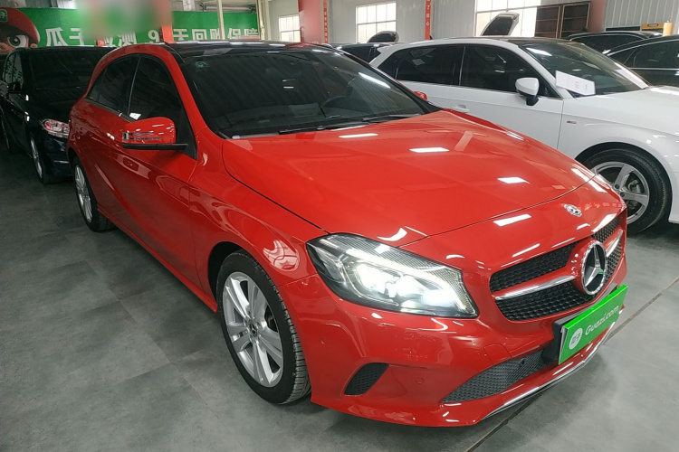 奔驰A级(进口) 2018款 A 200 动感型车身外观6002