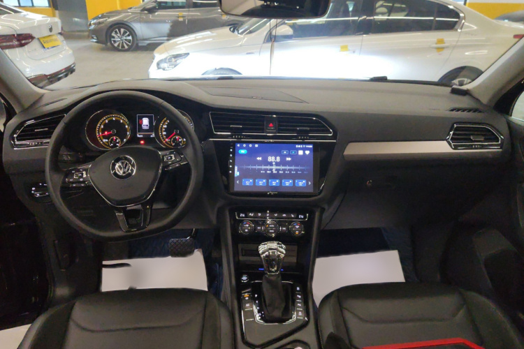 大众 途观L 2019款 改款 330TSI 自动两驱智动豪华版 国VI中控内饰7002