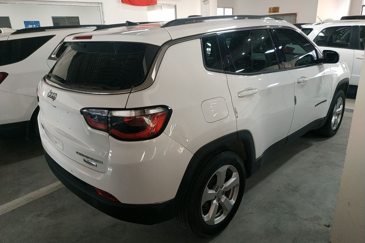 Jeep 指南者 2019款 200T 自动家享-互联大屏版车身外观7