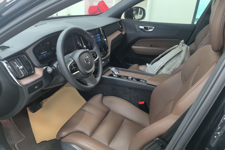 沃尔沃XC60 2024款 B5 四驱智远豪华版中控内饰19