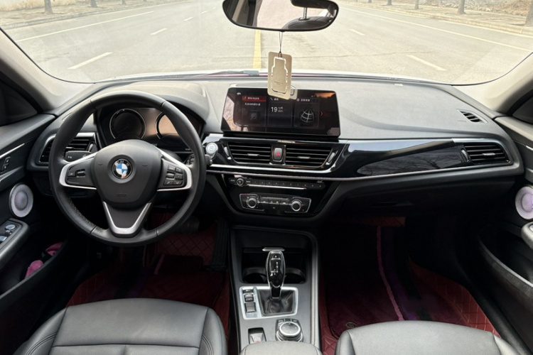 宝马1系 2022款 120i M运动版中控内饰7004