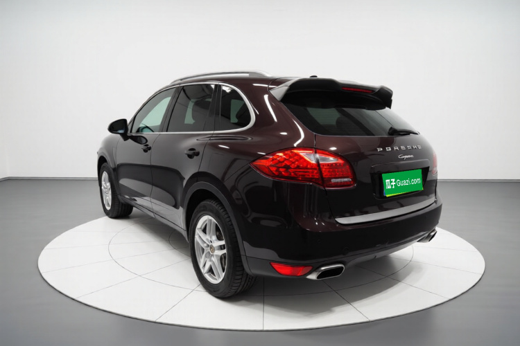 保时捷 2014款 Cayenne Platinum Edition 3.0T车身外观5