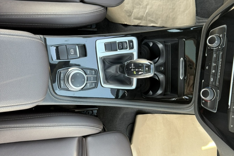 宝马1系 2021款 改款 120i M运动曜夜版局部细节18