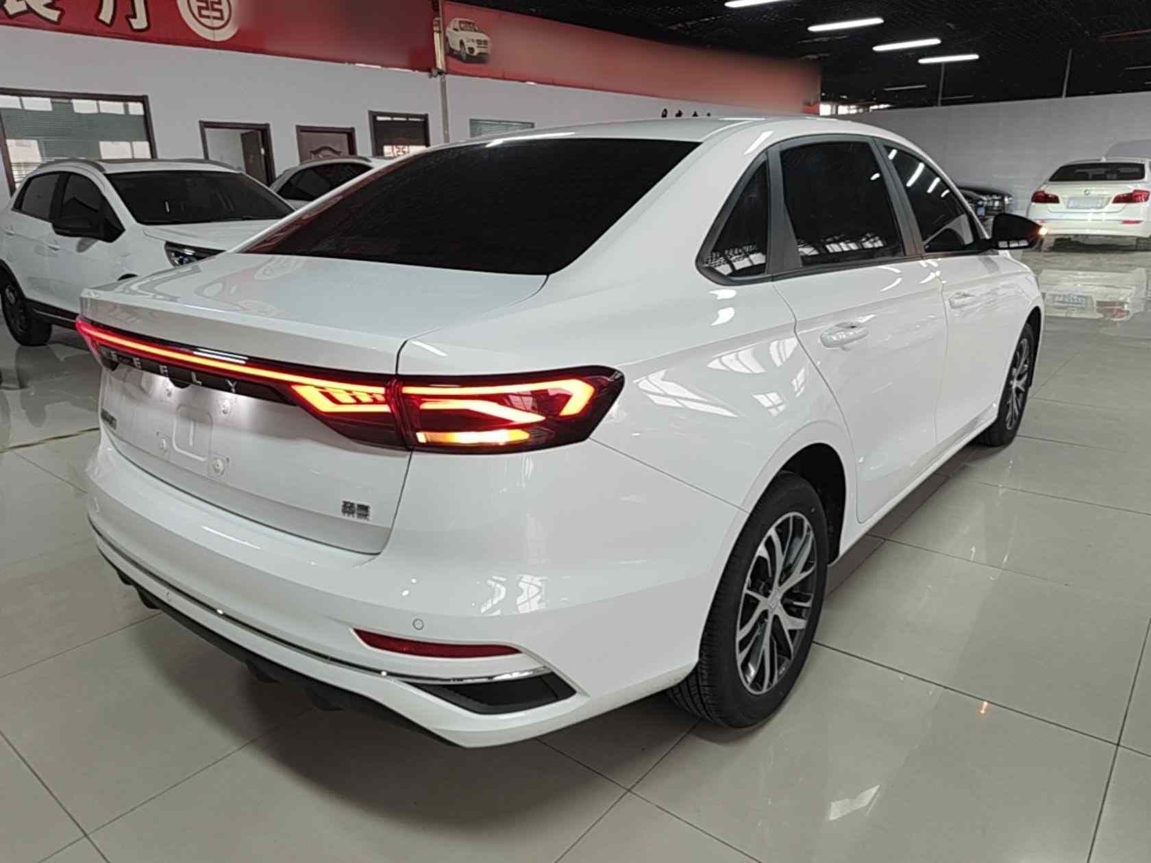 吉利汽车 帝豪 2026款 第4代 400万纪念款 1.5L CVT超越型(4)