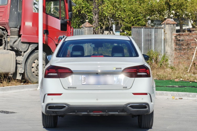 吉利汽车 帝豪 2021款 UP 1.5L CVT豪华型车身外观6006