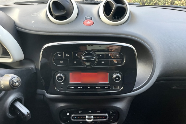 smart forfour 2016款 1.0L 52千瓦灵动版局部细节16