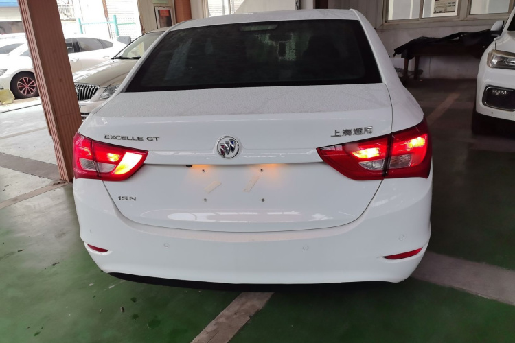 别克 英朗 2015款 15N 自动精英型车身外观6