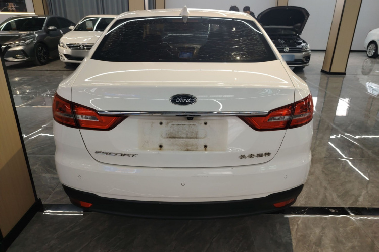 福特 福睿斯 2019款 1.5L 自动悦享型车身外观6