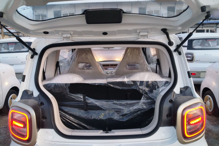 奔腾小马 2026款 222km 萌趣马 Plus机舱底盘23