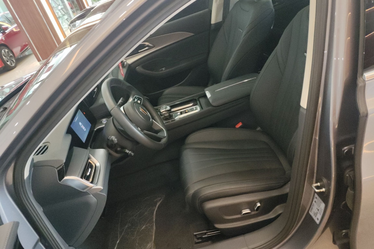 红旗H5 2023款 2.0T 自动智联旗享版中控内饰19