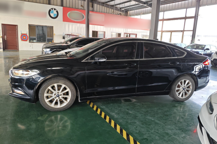 福特 蒙迪欧 2018款 EcoBoost 180 时尚型车身外观4