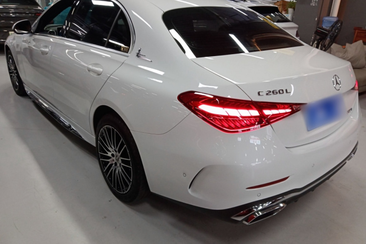 奔驰C级 2024款 C 260 L 运动版车身外观4