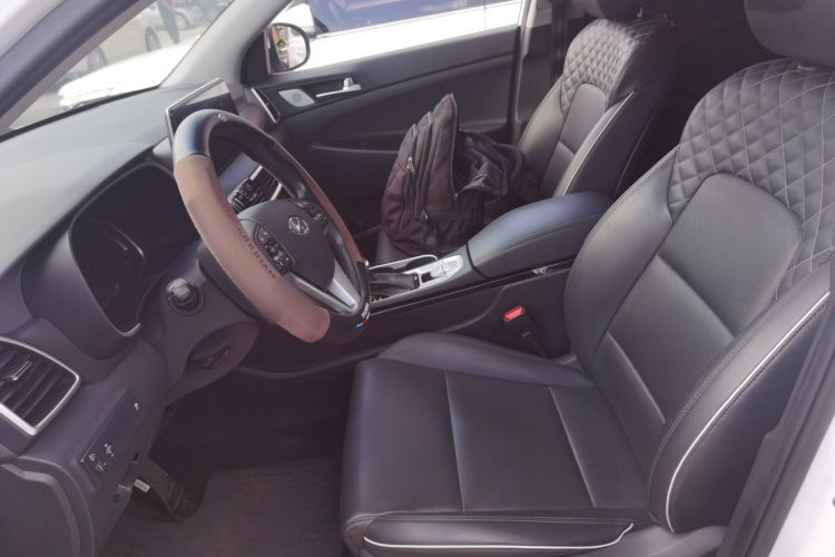 现代 途胜 2020款 280TGDi 两驱GLS时尚版 国VI中控内饰19