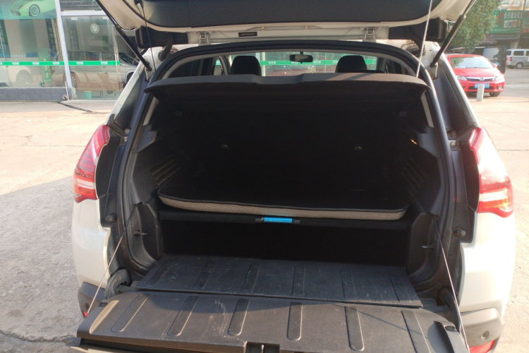 标致3008 2013款 2.0L 自动潮流版局部细节23