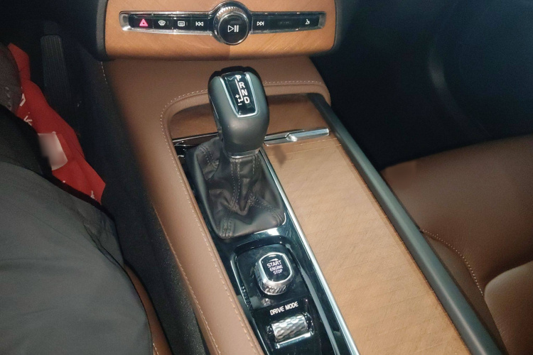 沃尔沃XC90 2020款 T6 智逸豪华版 7座局部细节18