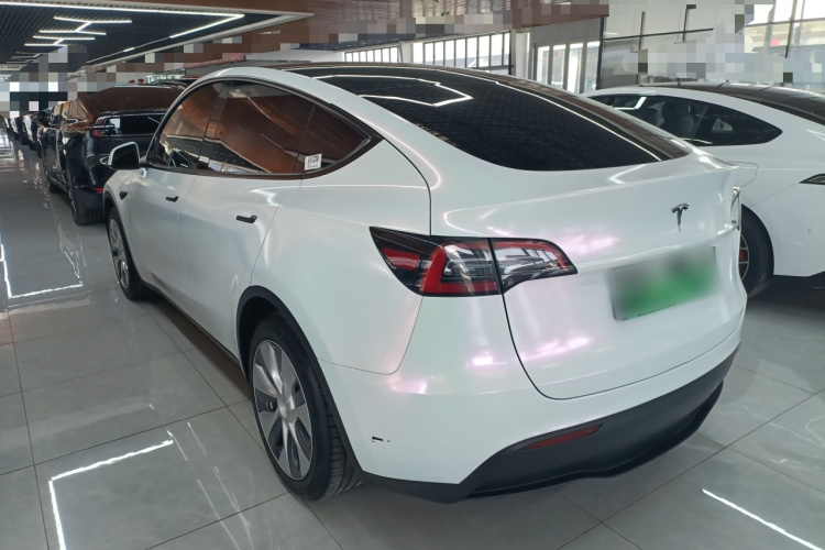 特斯拉 Model Y 2021款 标准续航后驱版车身外观4