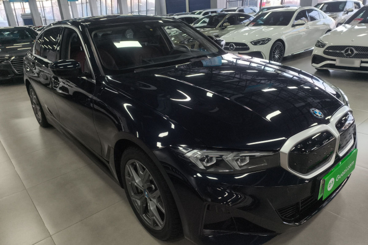 宝马i3 2022款 eDrive 35 L车身外观3