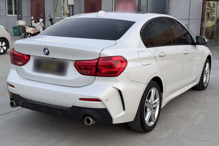 宝马1系 2020款 120i M运动套装车身外观6006