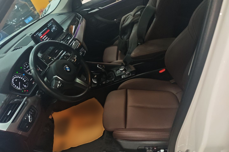 宝马X1 2022款 改款 xDrive25Li 尊享型局部细节19