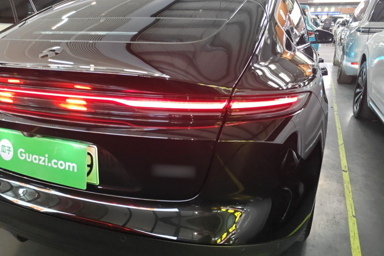 蔚来ET5 2022款 75kWh车身外观9