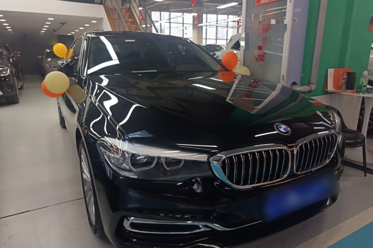 宝马5系 2020款 525Li 豪华套装车身外观3
