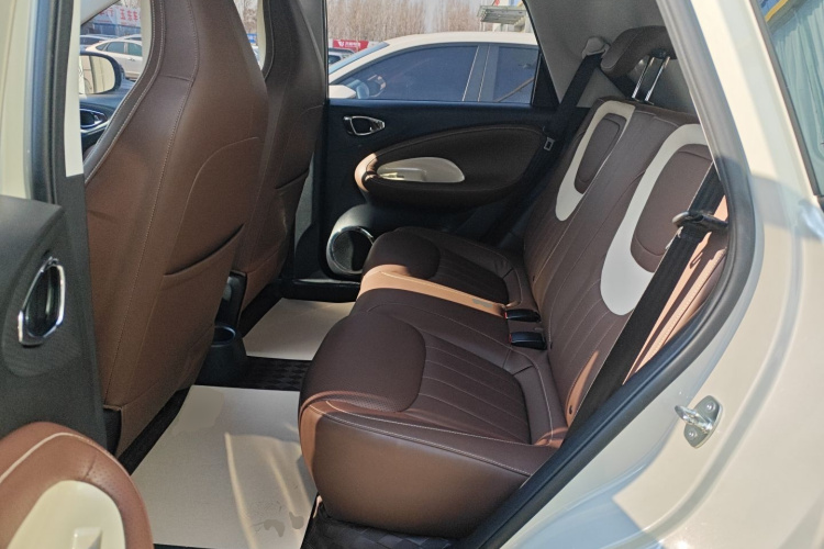 五菱汽车 五菱缤果 2024款 333km 悦享款中控内饰7004