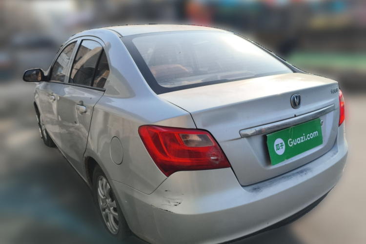 长安 悦翔V3 2015款 1.4L 手动美满型 国IV车身外观5