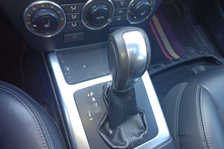 路虎 神行者2 2013款 2.0T Si4 HSE汽油版局部细节18