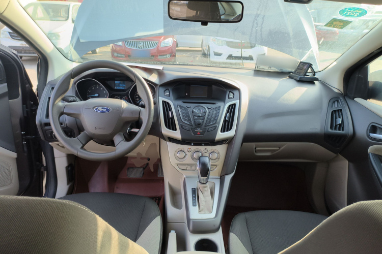 福特 福克斯 2012款 三厢 1.6L 自动舒适型中控内饰7002
