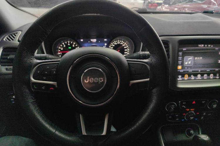 Jeep 指南者 2017款 200T 自动家享版局部细节13