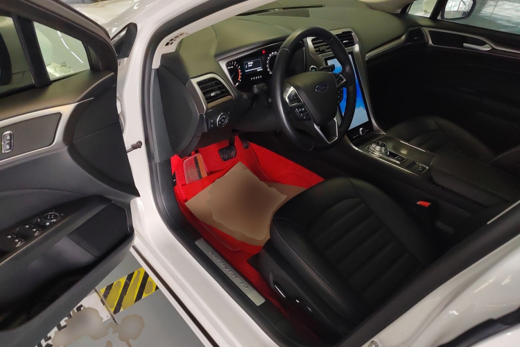 福特 蒙迪欧 2020款 EcoBoost 180 时尚型中控内饰7003