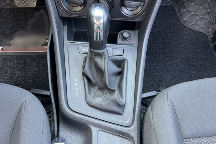 大众 朗逸 2017款 1.6L 自动风尚版局部细节18