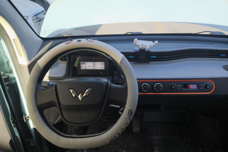 五菱汽车 宏光MINIEV 2022款 轻松款 磷酸铁锂中控内饰12