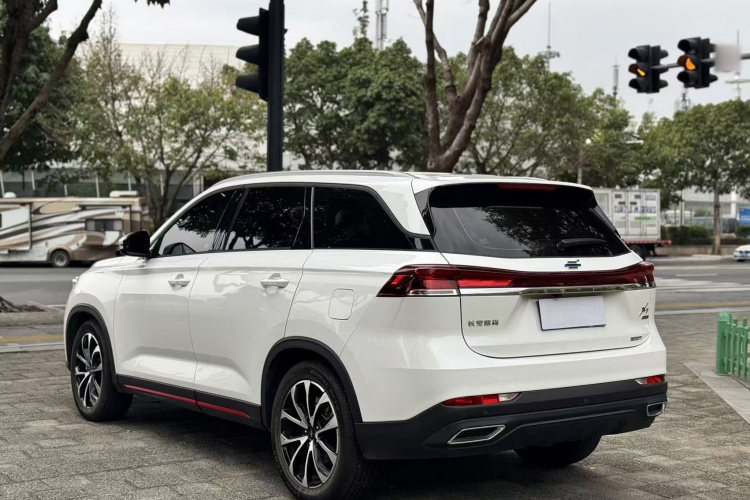 长安欧尚X7 PLUS 2023款 畅享版 1.5T自动尊贵型 7座车身外观6004