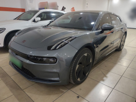 极氪001 2022款 长续航双电机 WE版