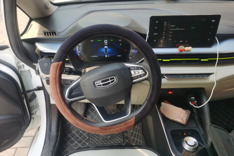 吉利几何 EX3 功夫牛 2021款 坚强牛牛中控内饰13