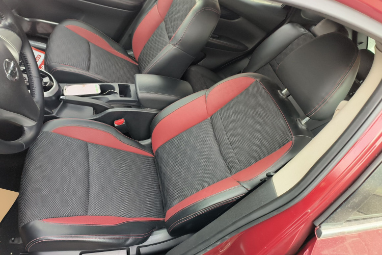 日产 逍客 2016款 2.0L CVT豪华版中控内饰19