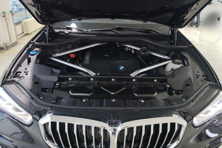 宝马X5(进口) 2021款 xDrive30i M运动套装机舱底盘24