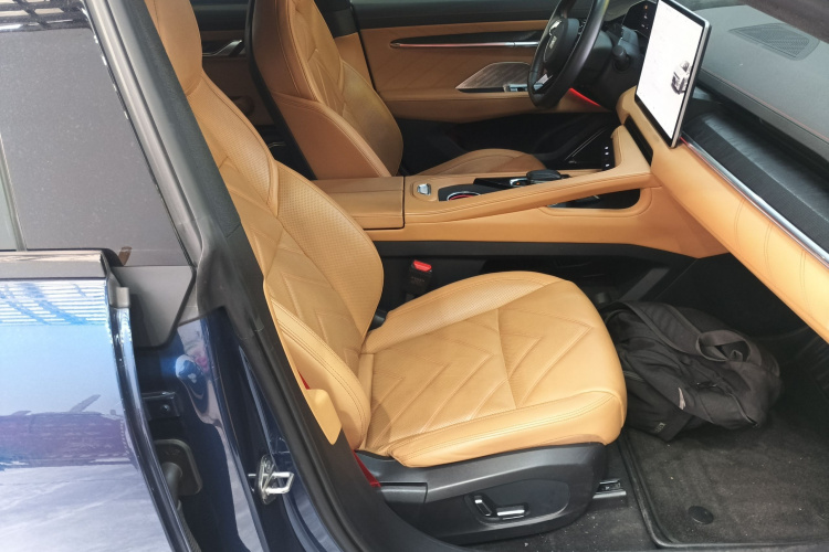 极氪001 2023款 WE版 86kWh局部细节41