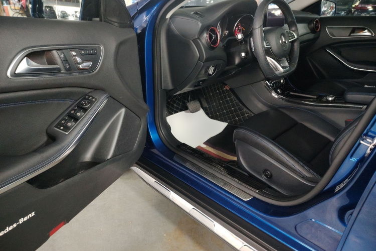 奔驰GLA 2019款 GLA 200 时尚型中控内饰20