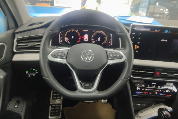 大众 途观L 2024款 出众款 330TSI 自动两驱R-Line龙耀版中控内饰13