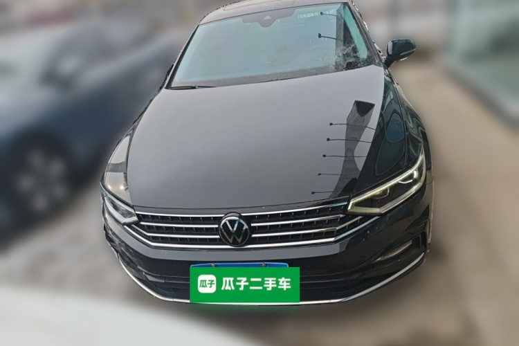 大众 迈腾 2023款 200万辆纪念版 330TSI DSG豪华型车身外观2