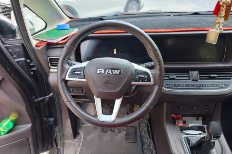 BAW北汽制造 锐胜王牌M7 2023款 2.0L 长轴行政版 9座中控内饰13