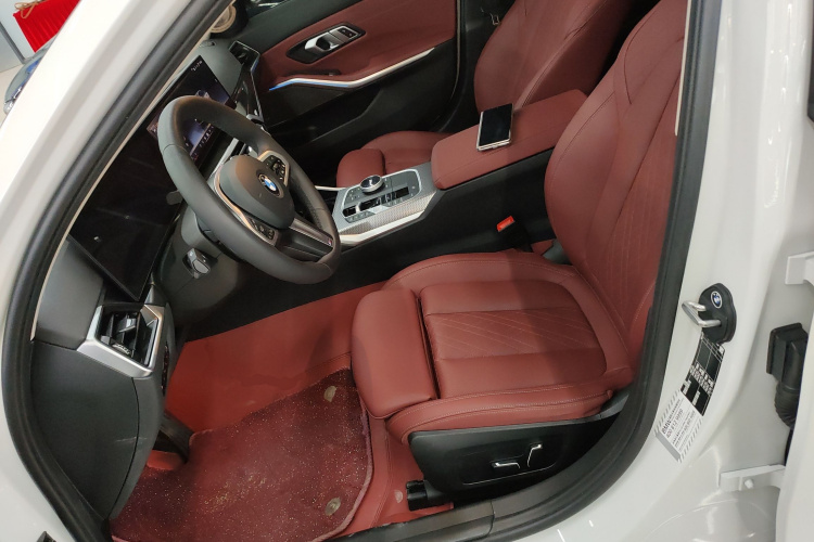 宝马3系 2024款 325Li M运动曜夜套装中控内饰19